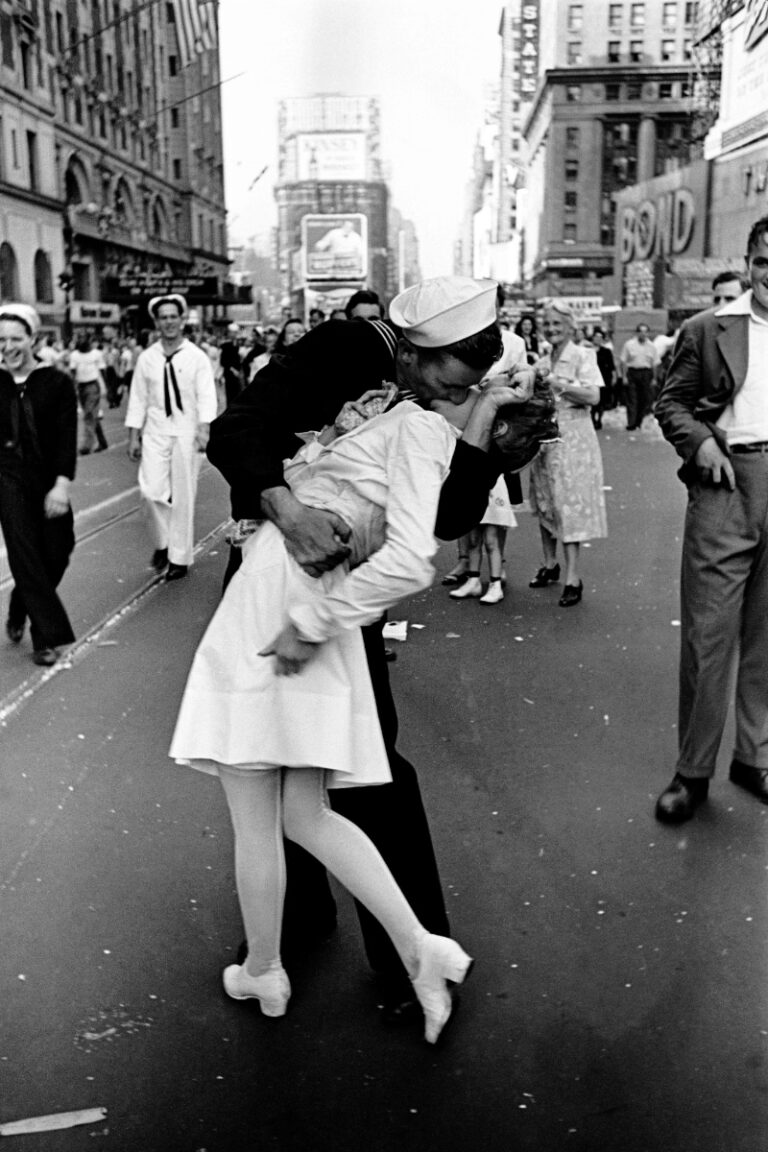 Alfred Eisenstaedt, l’uomo che baciava il mondo