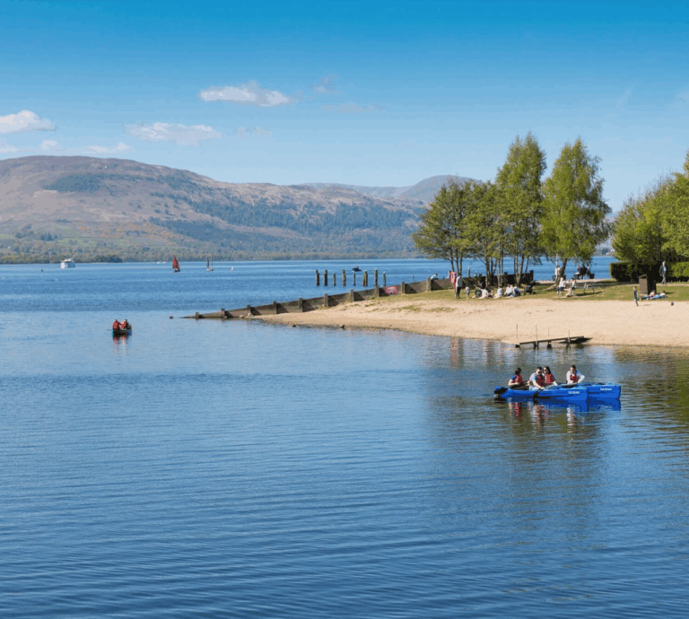 Wild Swimming in UK: Il Trend Wellness che Conquista il 2025