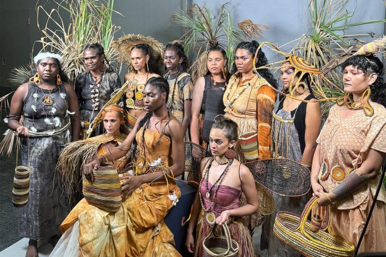 Country to Couture e National Indigenous Fashion Awards: 10 anni di moda e cultura aborigena